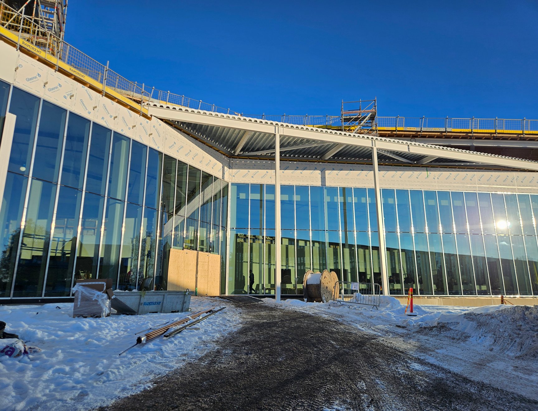 An image of Kirkkonummi's new upper secondary school campus, the House of Culture Lyyra, still under construction.