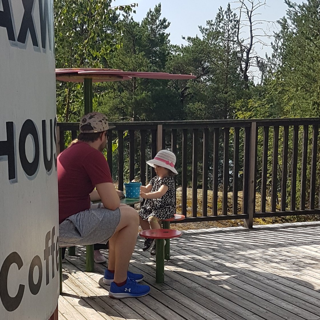 Lauri Lavanti playing with his daughter in Moomin World.
