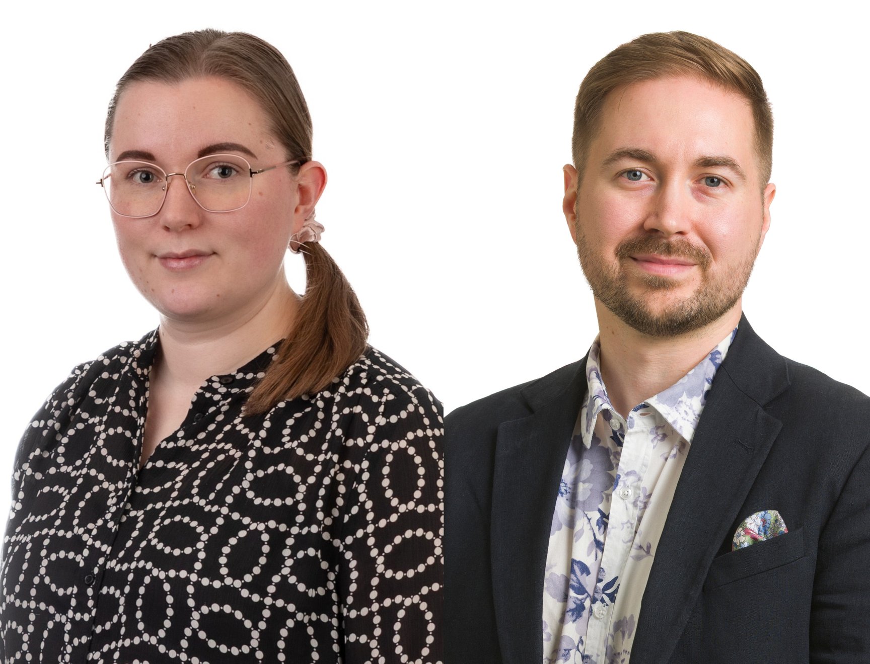 Kaksiosainen kuva, jossa vasemmalla Pinja Pekkarniemi mustavalkokuvioisessa paidassa ja oikealla Lauri Lavanti tummassa puvussa ja kukkakuvioisessa paidassa valkoisella taustalla.